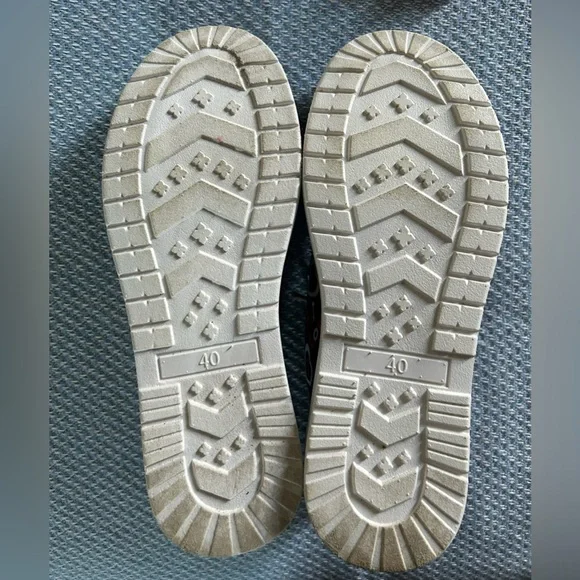 Unbranded Valentine’s Day Heart Shoes- Size 42-Fits Women’s Size 9 - Picture 6 of 6